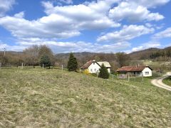 Rodinný dom na Ivinách s veľkým pozemkom a prírodnou atmosférou